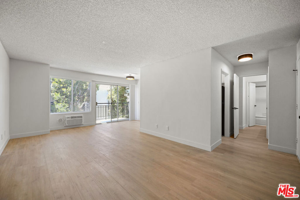 1352 S Carmelina Avenue - Photo 0