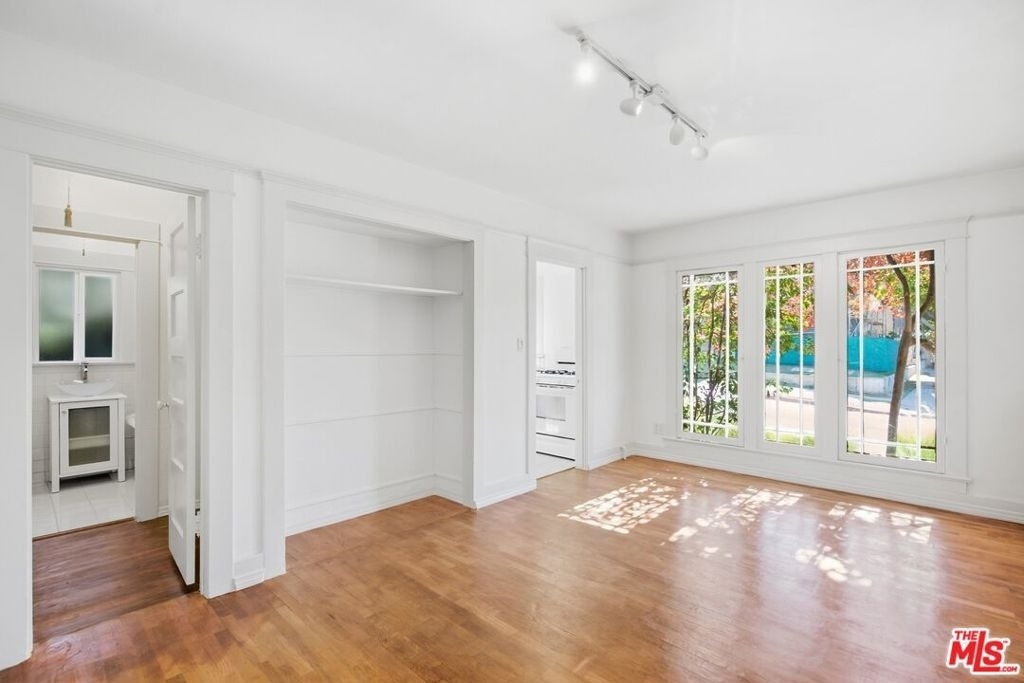 501 Bay Street - Photo 3
