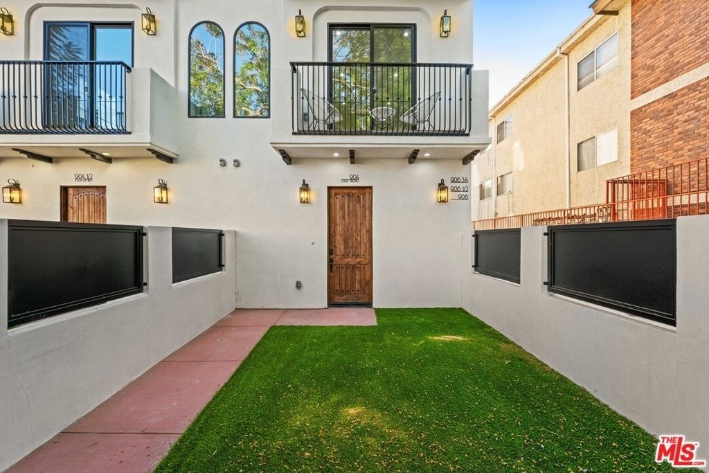 904 S Shenandoah Street - Photo 2