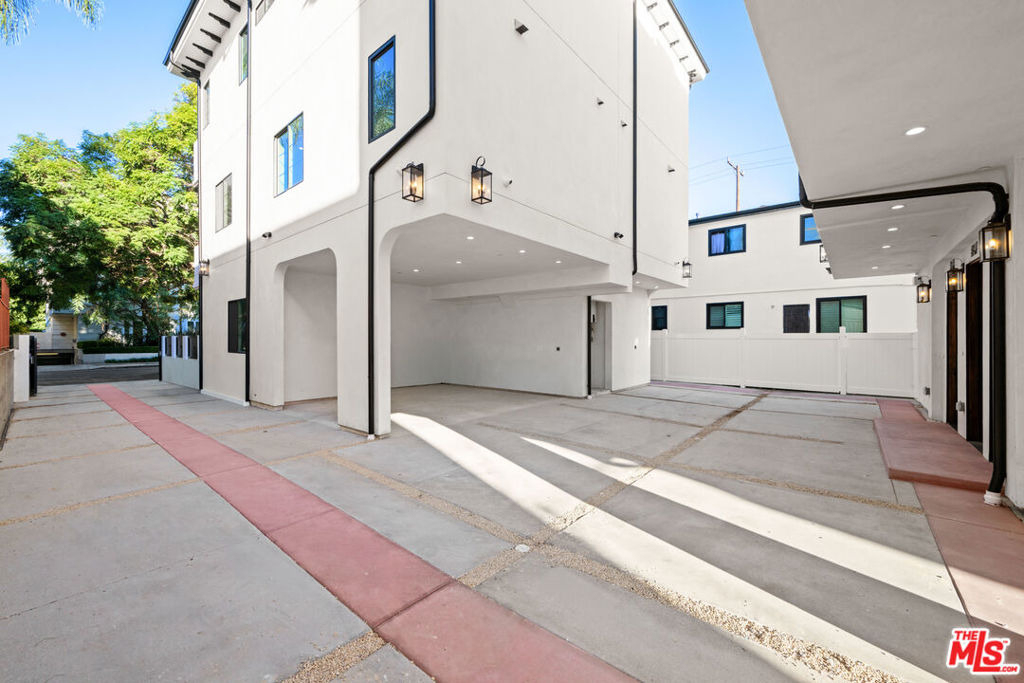 904 S Shenandoah Street - Photo 1