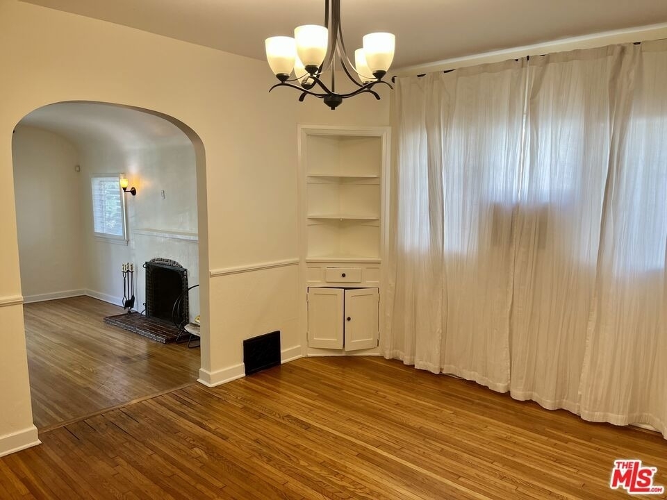 6910 Camrose Drive - Photo 8