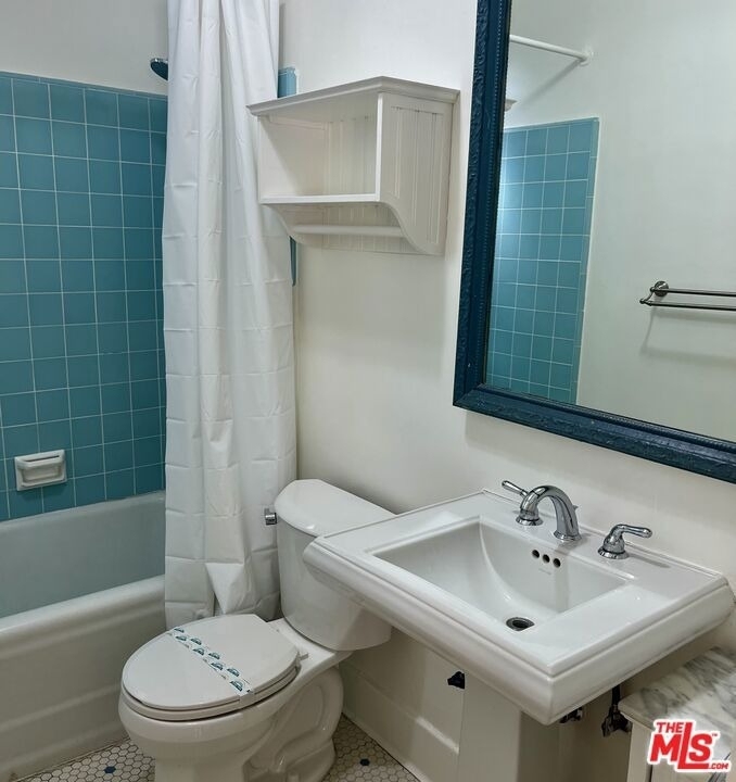 6910 Camrose Drive - Photo 23