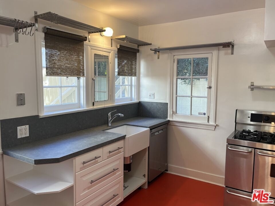 6910 Camrose Drive - Photo 12