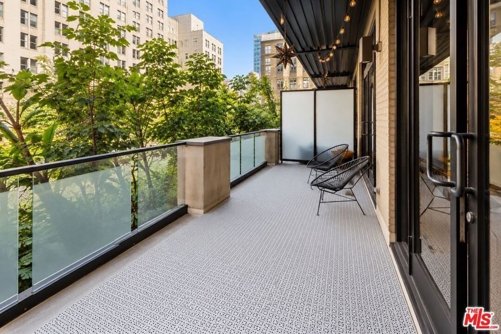 460 S Spring Street - Photo 3