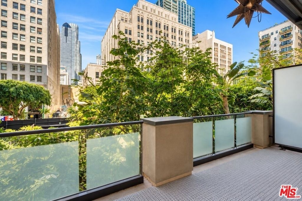 460 S Spring Street - Photo 2