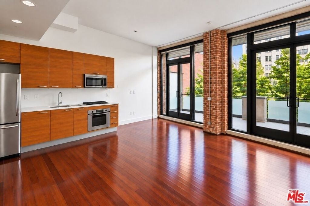 460 S Spring Street - Photo 0