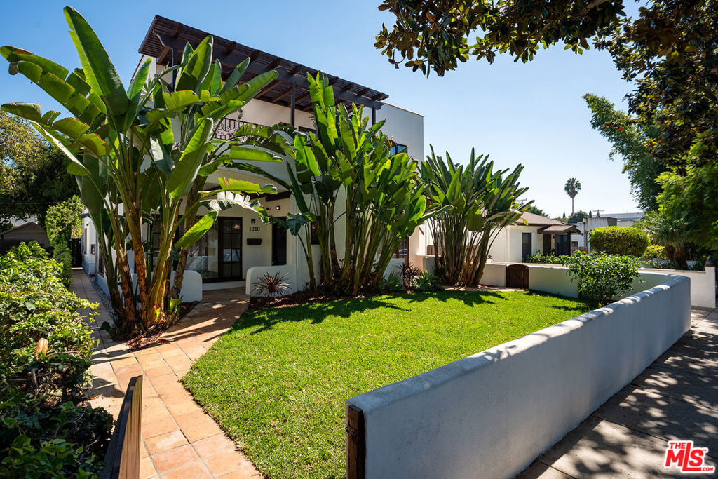 1210 N Poinsettia Drive - Photo 1