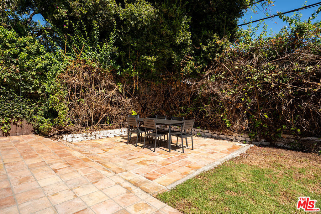 1210 N Poinsettia Drive - Photo 20