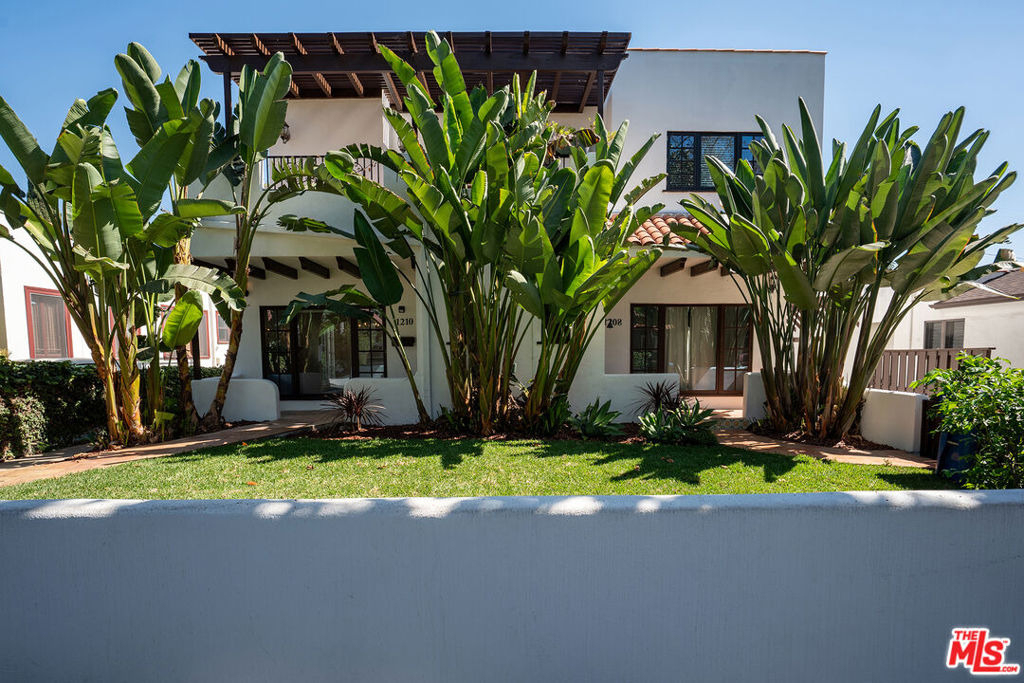 1210 N Poinsettia Drive - Photo 0