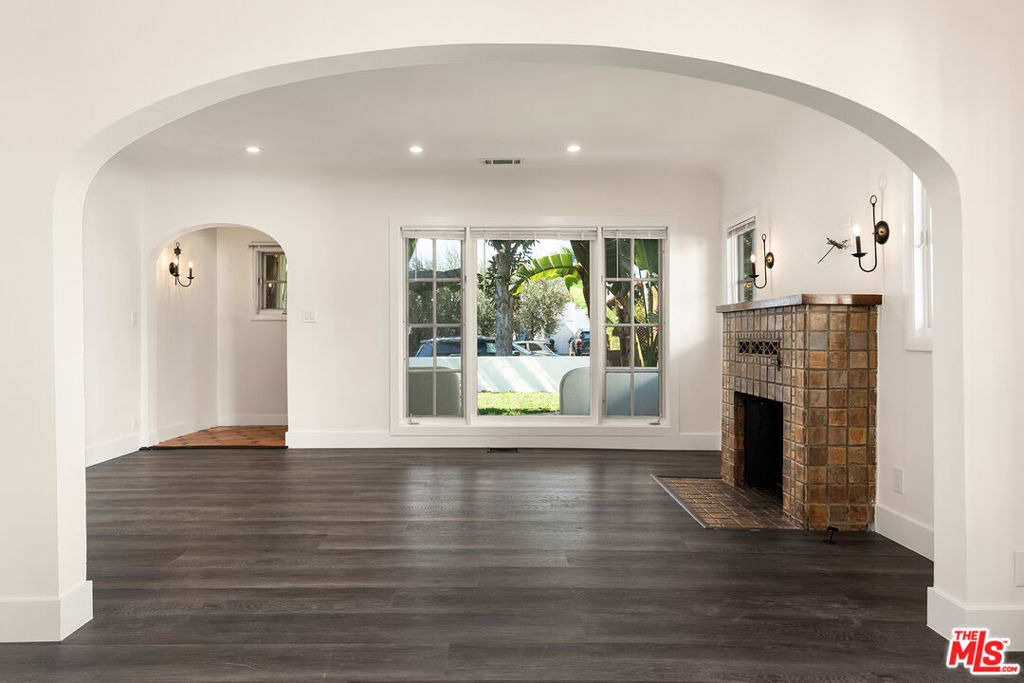 1210 N Poinsettia Drive - Photo 4