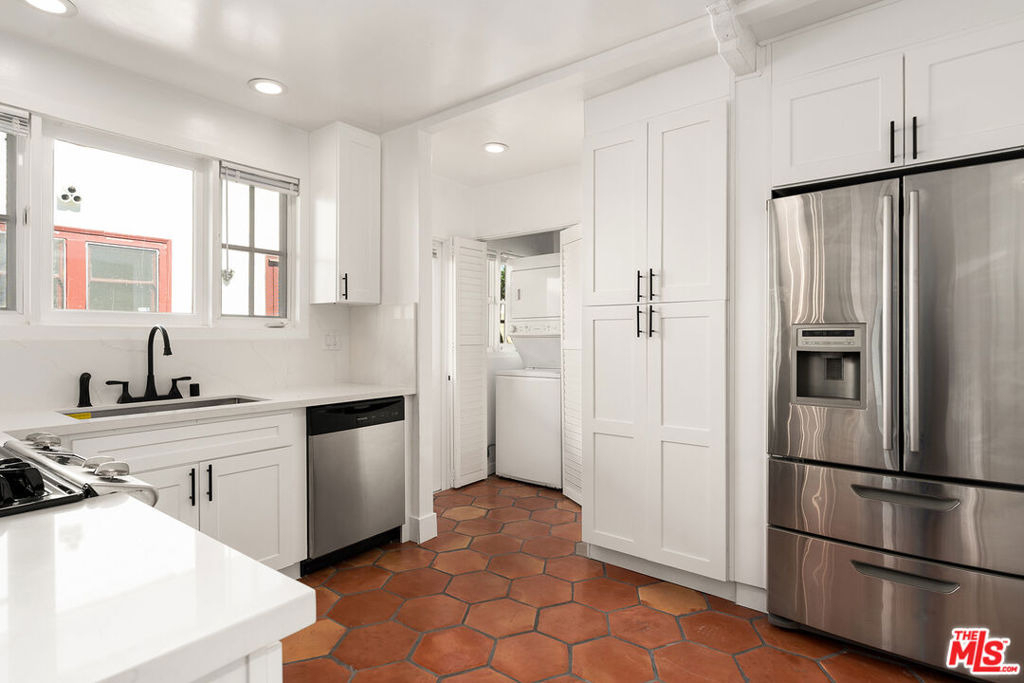 1210 N Poinsettia Drive - Photo 7