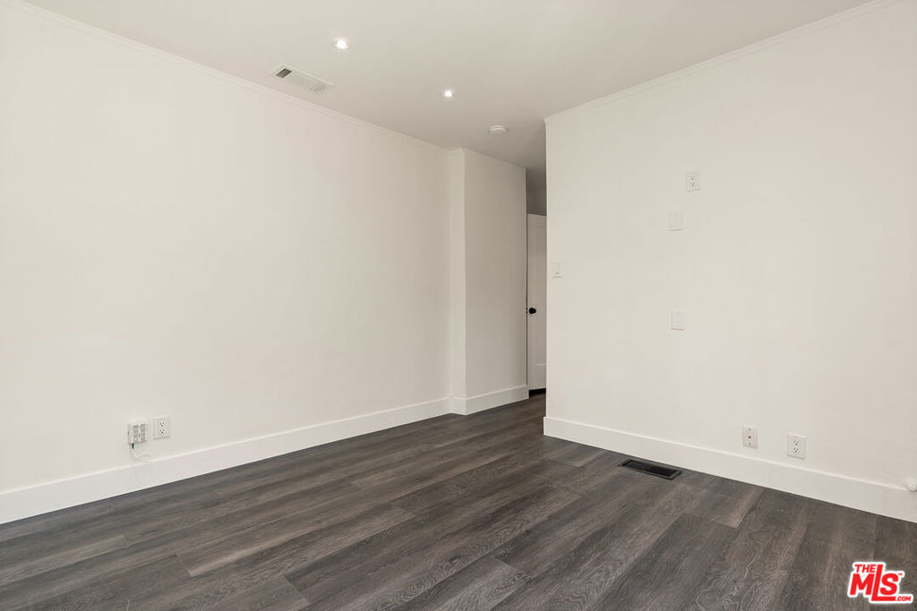 1210 N Poinsettia Drive - Photo 16