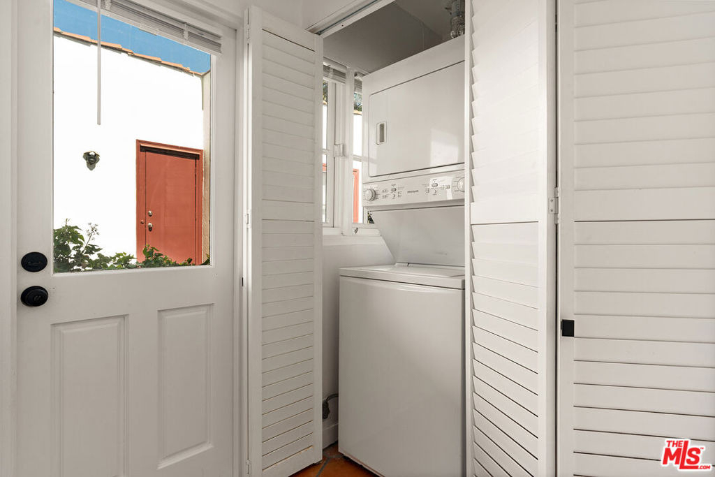 1210 N Poinsettia Drive - Photo 11