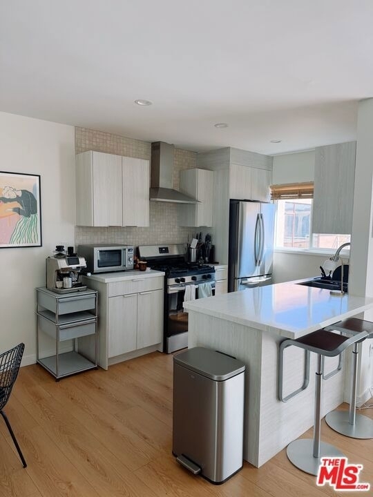 348 S Rexford Drive - Photo 4