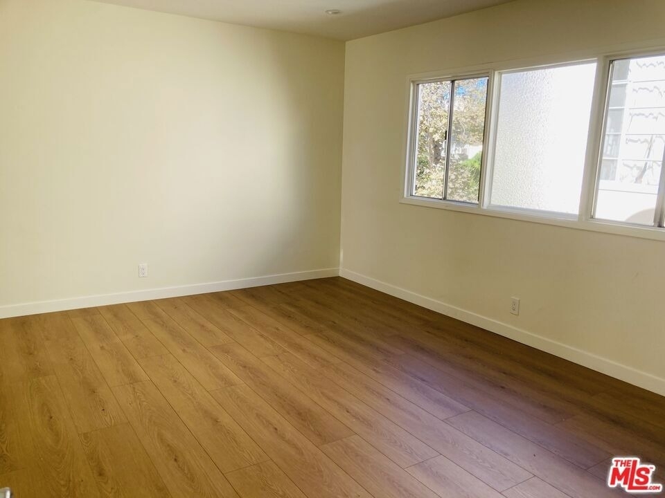 348 S Rexford Drive - Photo 6