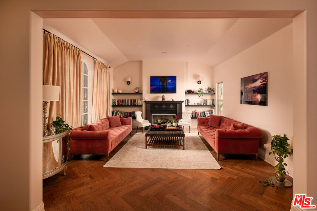 725 Oxford Avenue - Photo 5