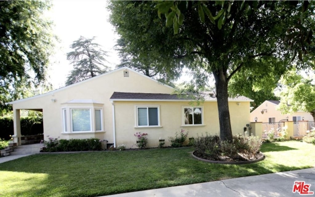 23005 Oxnard Street - Photo 1