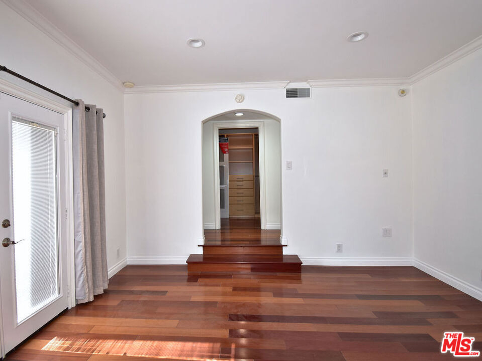 23005 Oxnard Street - Photo 30