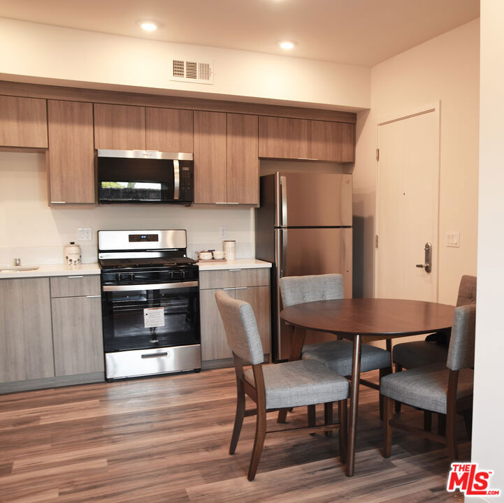 6755 Sylmar Avenue - Photo 3