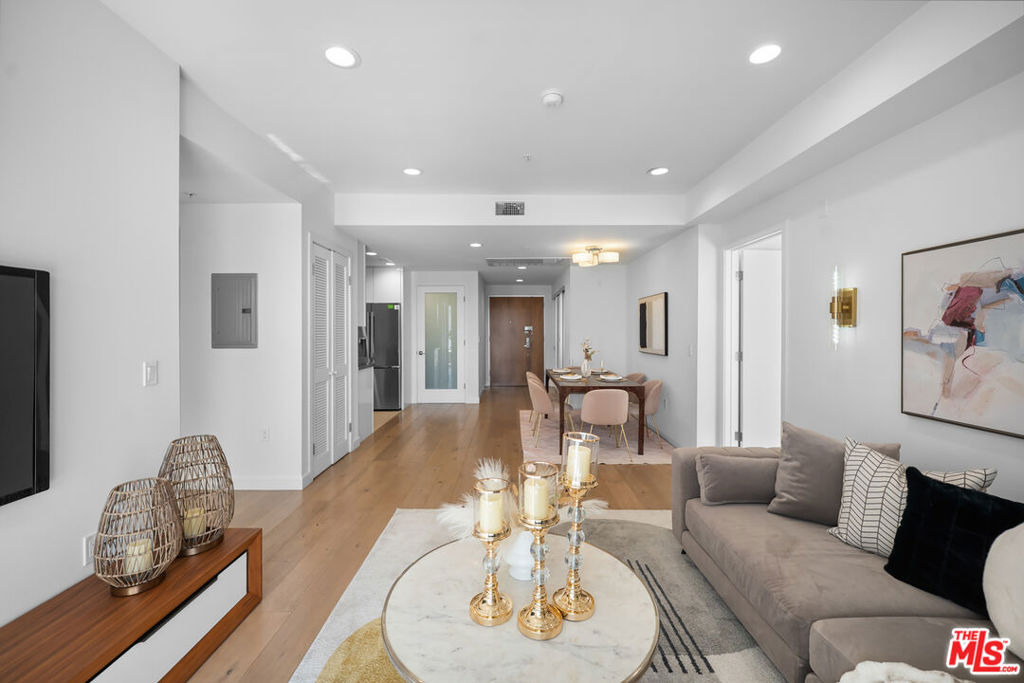 105 S Mariposa Avenue - Photo 16