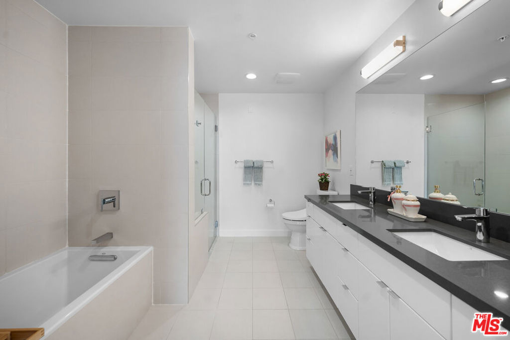 105 S Mariposa Avenue - Photo 7