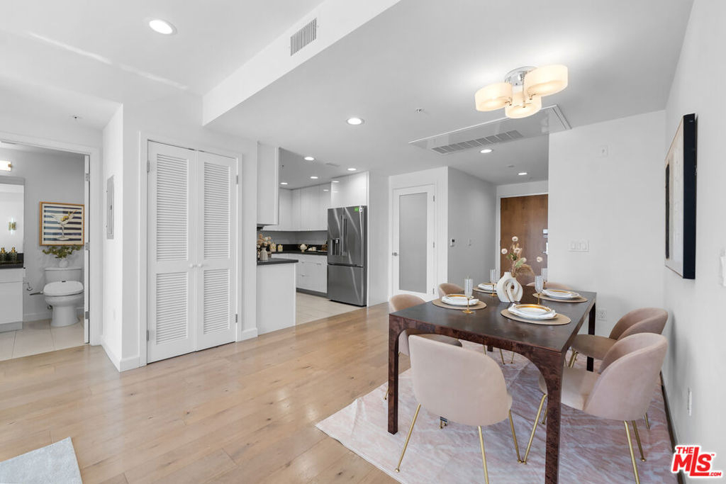 105 S Mariposa Avenue - Photo 21