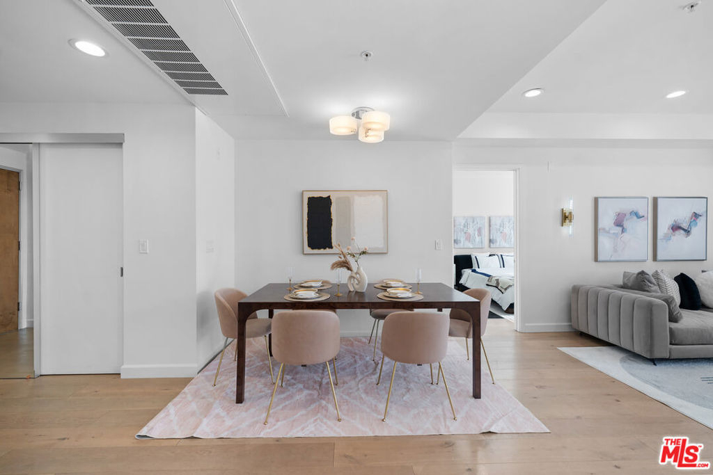 105 S Mariposa Avenue - Photo 22
