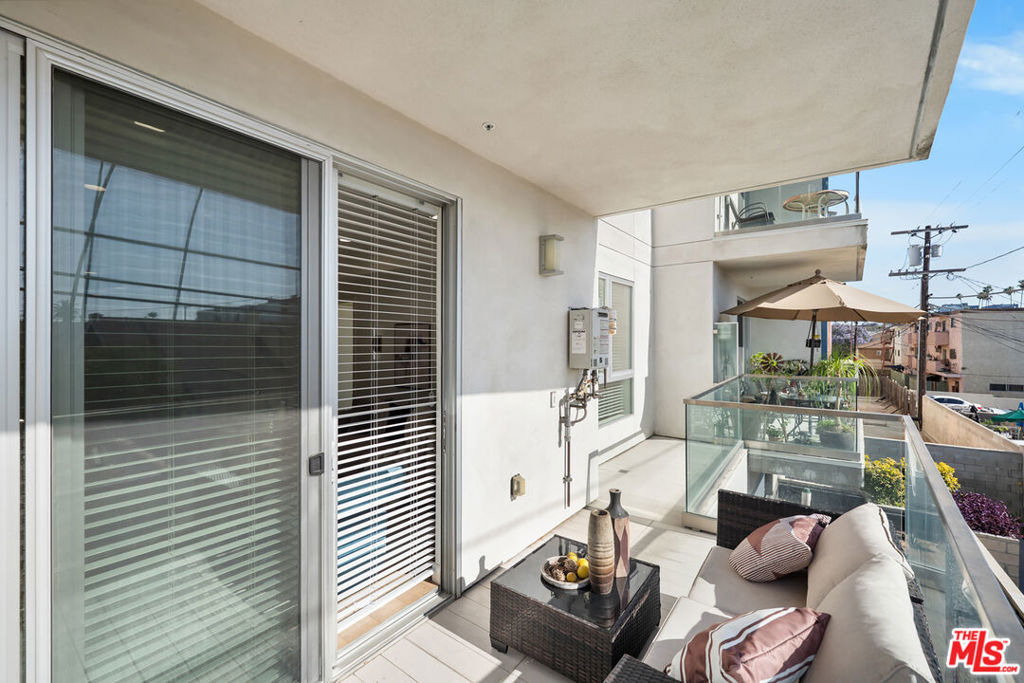 105 S Mariposa Avenue - Photo 34