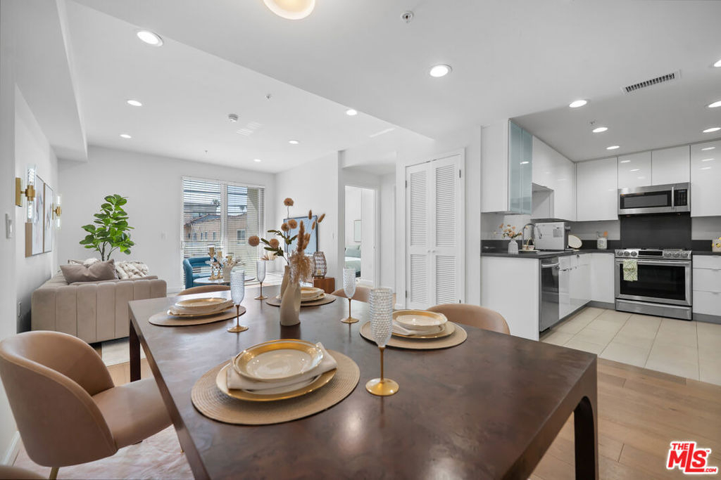 105 S Mariposa Avenue - Photo 32