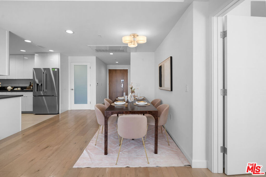 105 S Mariposa Avenue - Photo 20