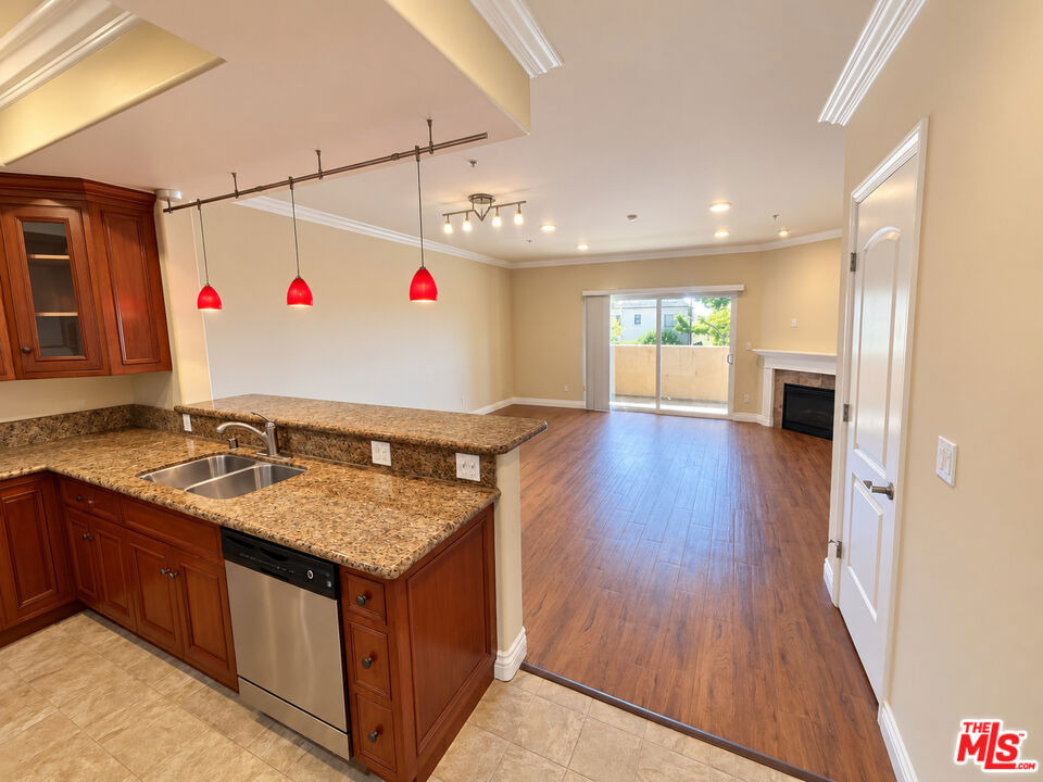 1101 East Avenue - Photo 2