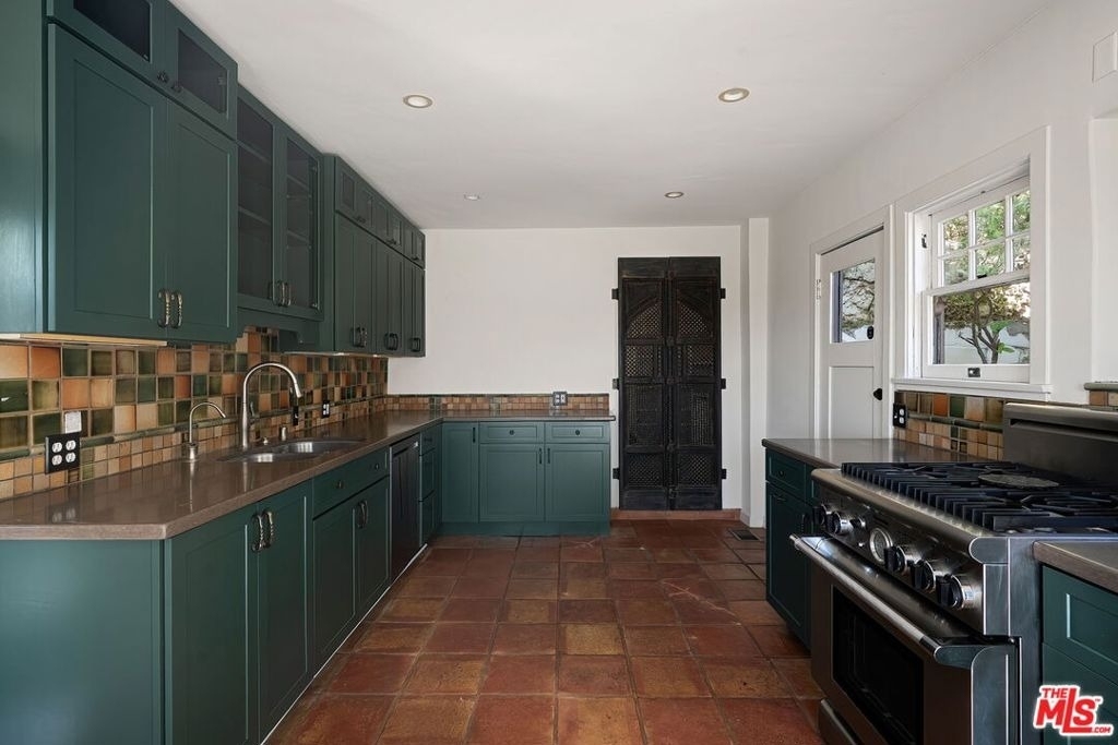 2101 Broadview Terrace - Photo 13