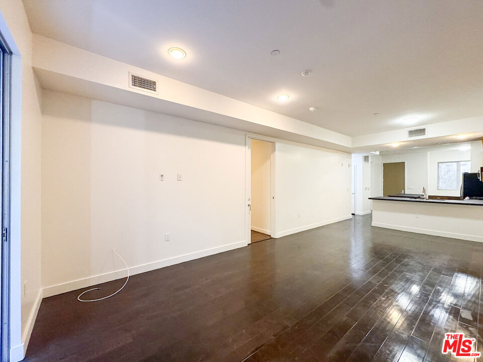 6001 Carlton Way - Photo 12