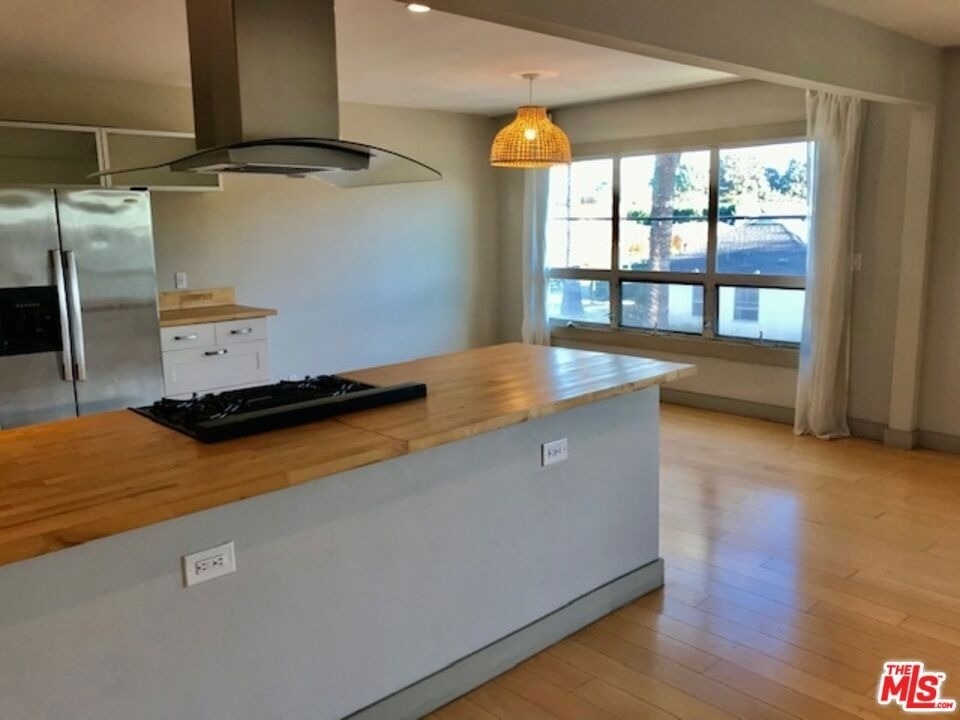 11901 Nebraska Avenue - Photo 2