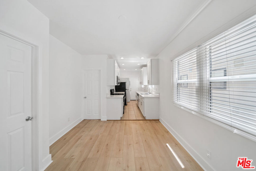 7926 Fountain Avenue - Photo 3