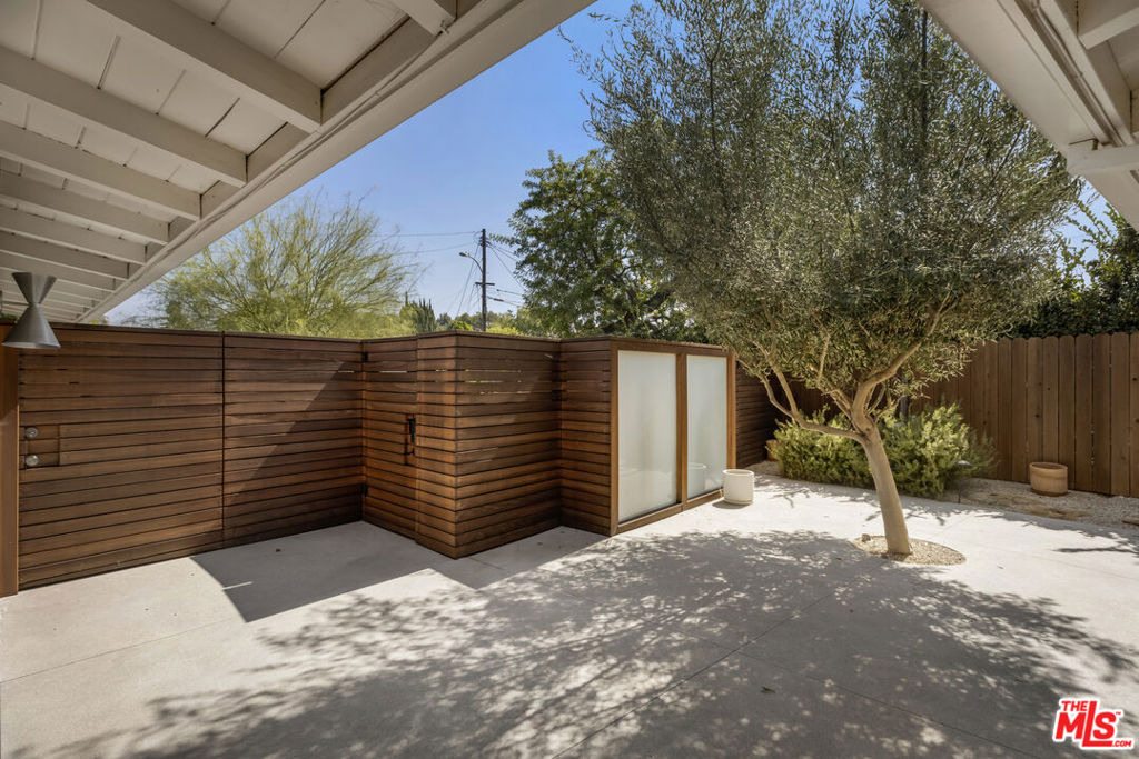 907 Alegre Place - Photo 6