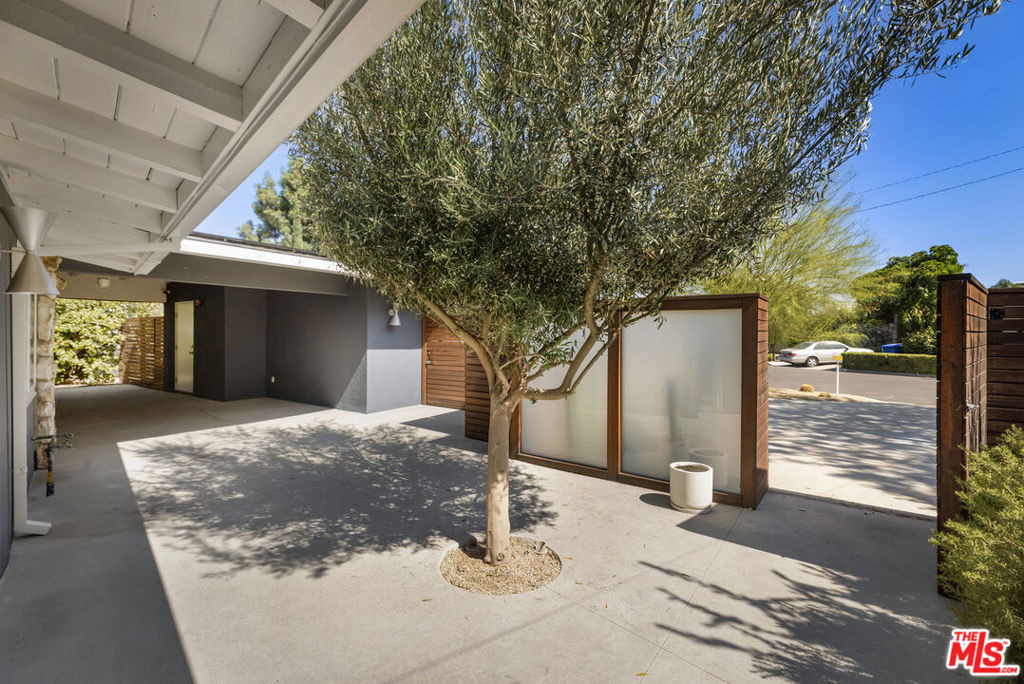 907 Alegre Place - Photo 7