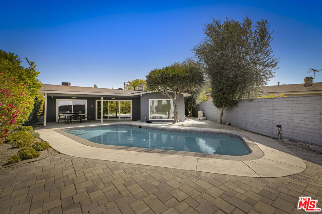 907 Alegre Place - Photo 46