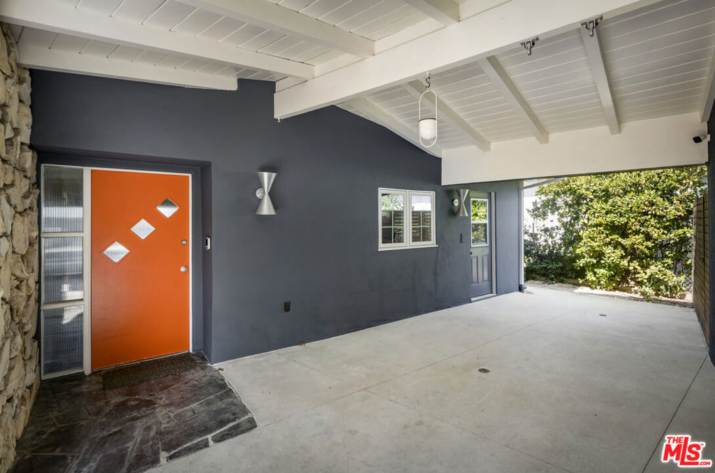 907 Alegre Place - Photo 9