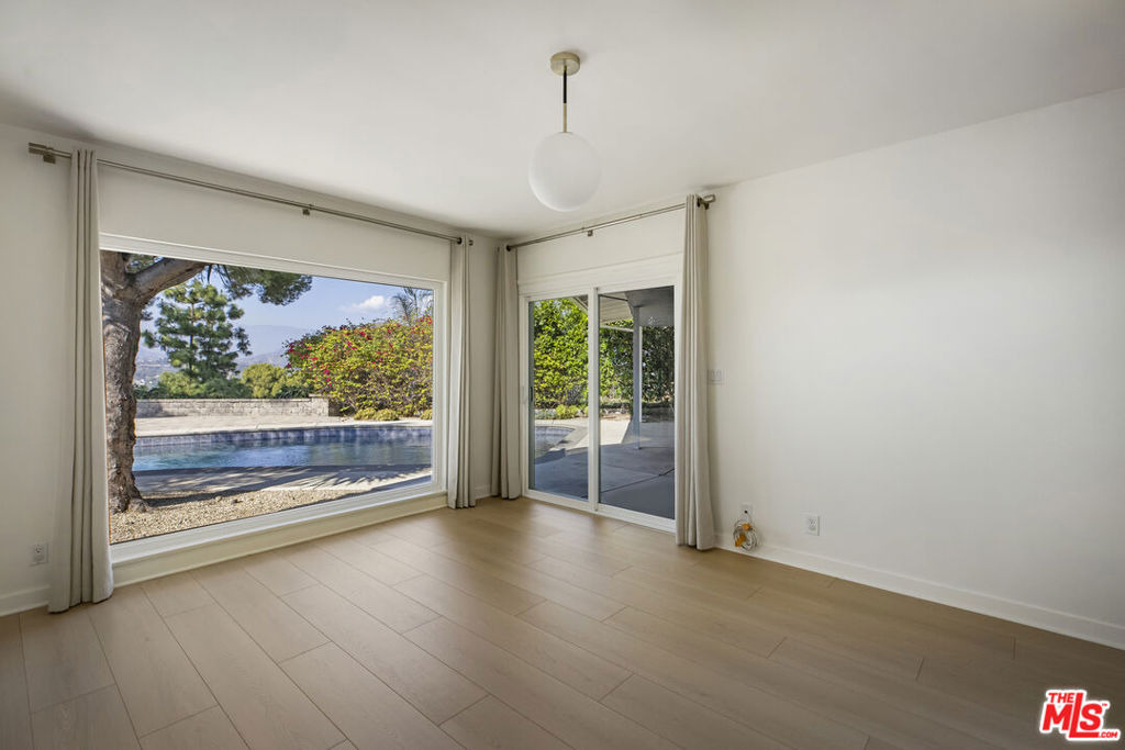 907 Alegre Place - Photo 34