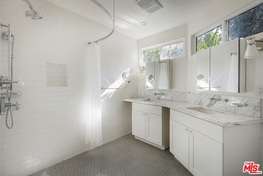 907 Alegre Place - Photo 36