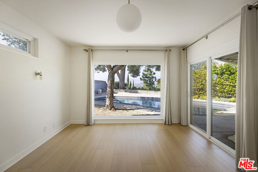 907 Alegre Place - Photo 32