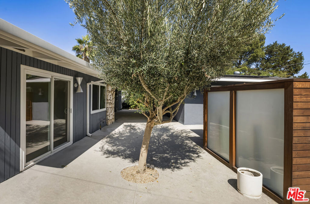 907 Alegre Place - Photo 5