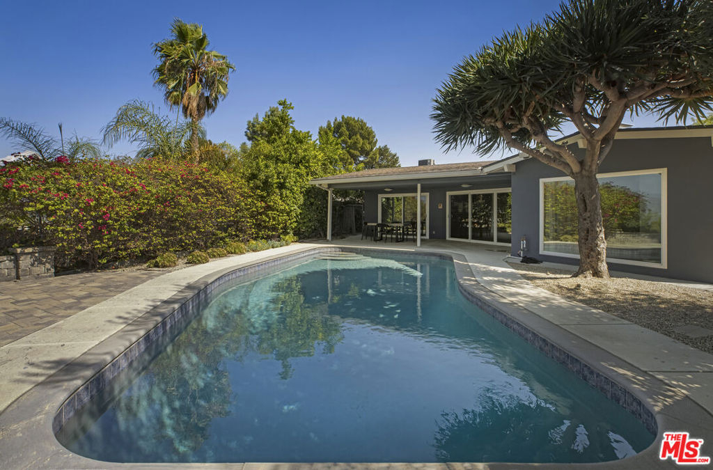 907 Alegre Place - Photo 48