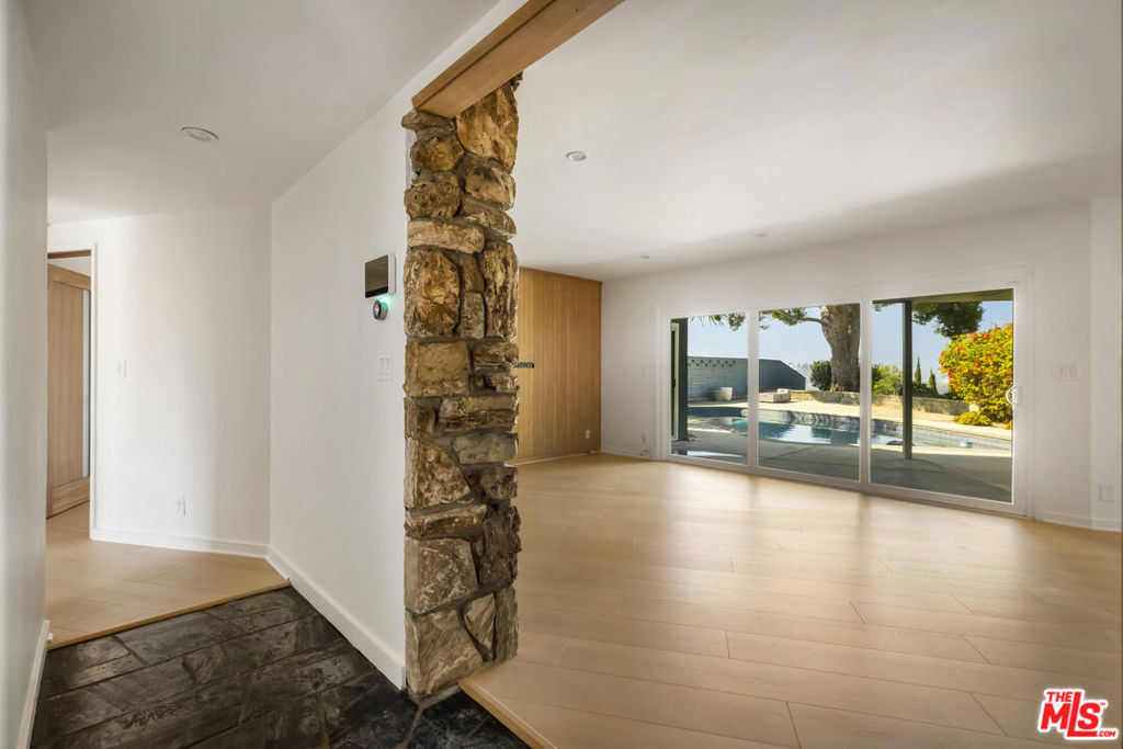 907 Alegre Place - Photo 14