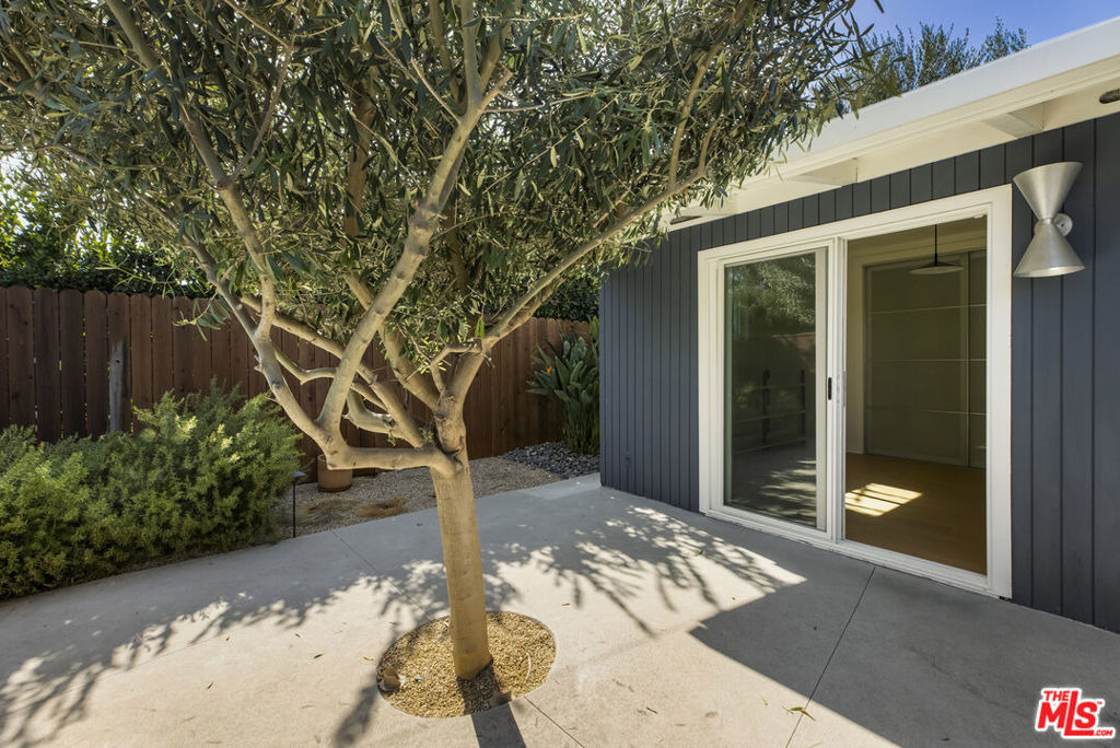 907 Alegre Place - Photo 41