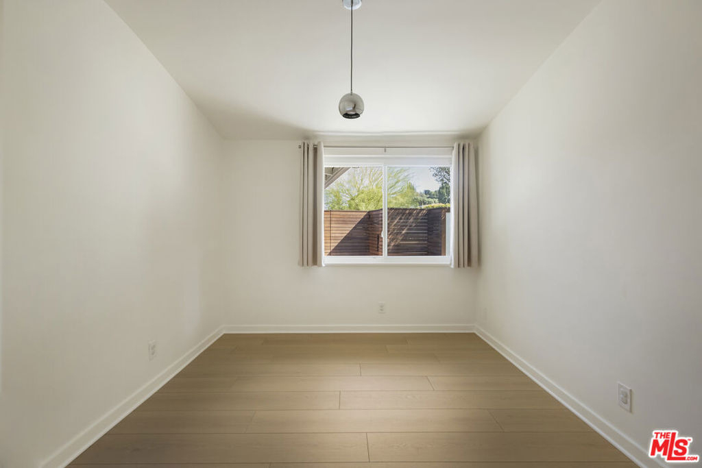 907 Alegre Place - Photo 43