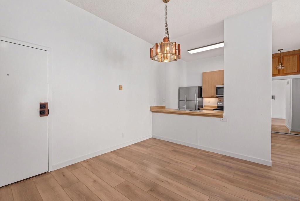 8328 Regents - Photo 18