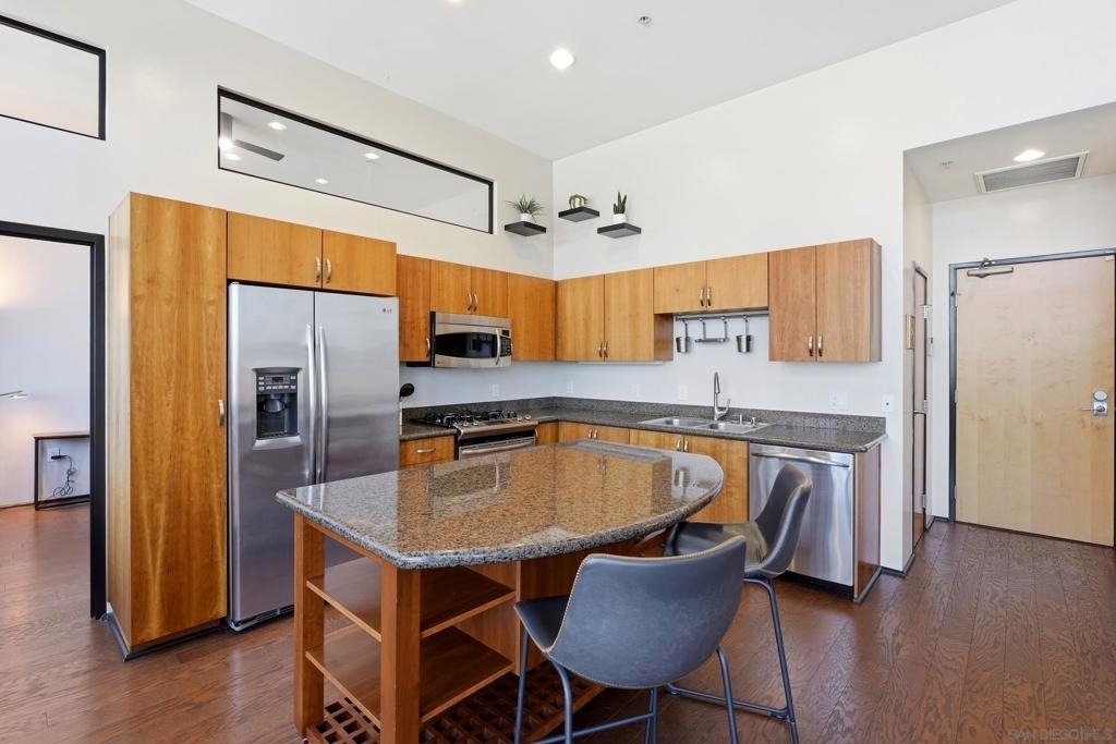1551 4th Ave - Photo 4