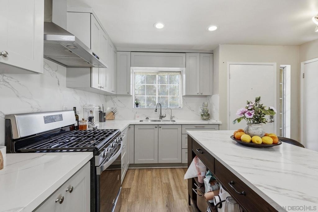 770 Eastshore Terrace - Photo 2